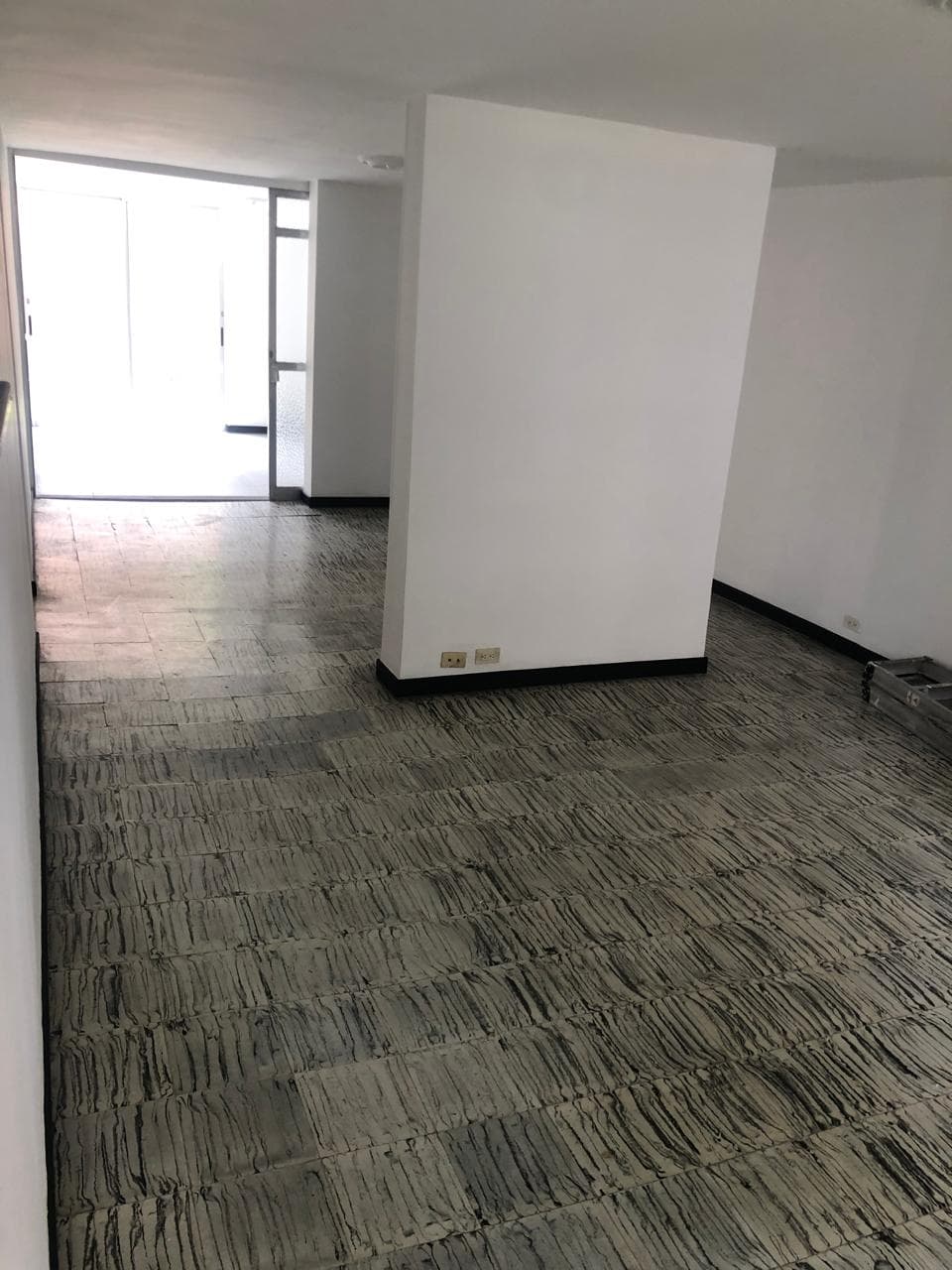CASA EN VENTA - LAURELES - LORENA