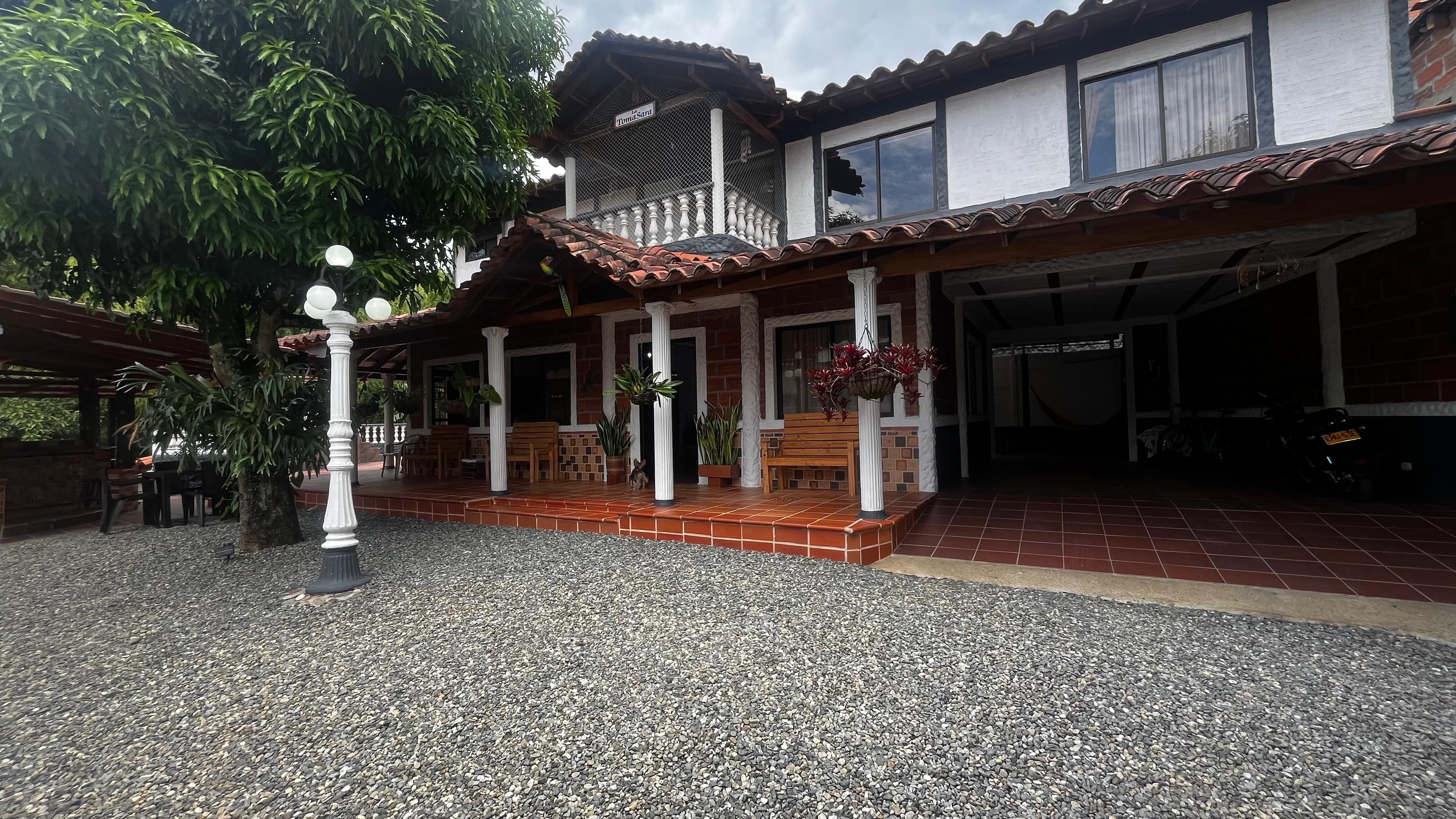 Magnífica Finca de 2 Pisos en Venta – Vereda Jamundí