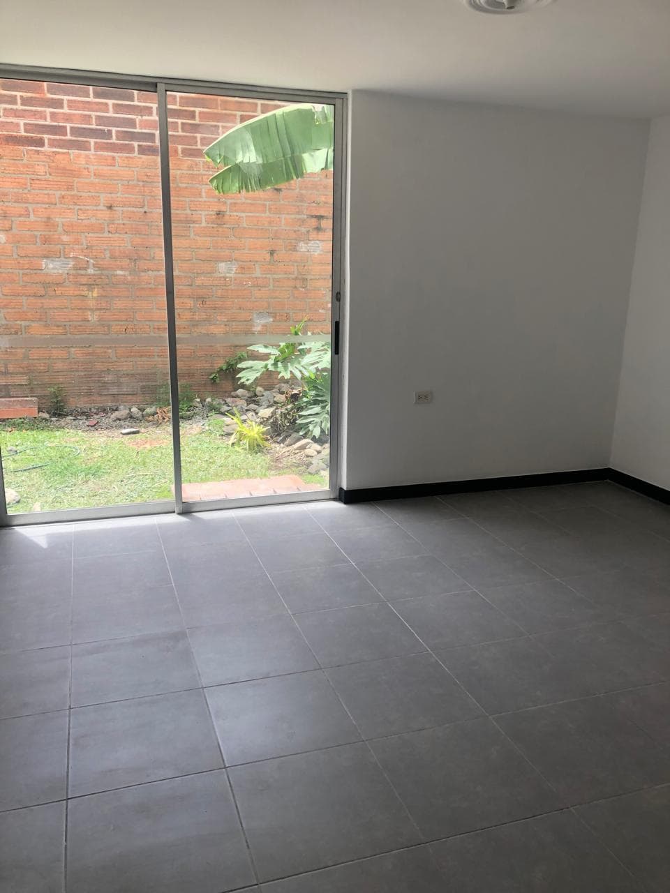 CASA EN VENTA - LAURELES - LORENA