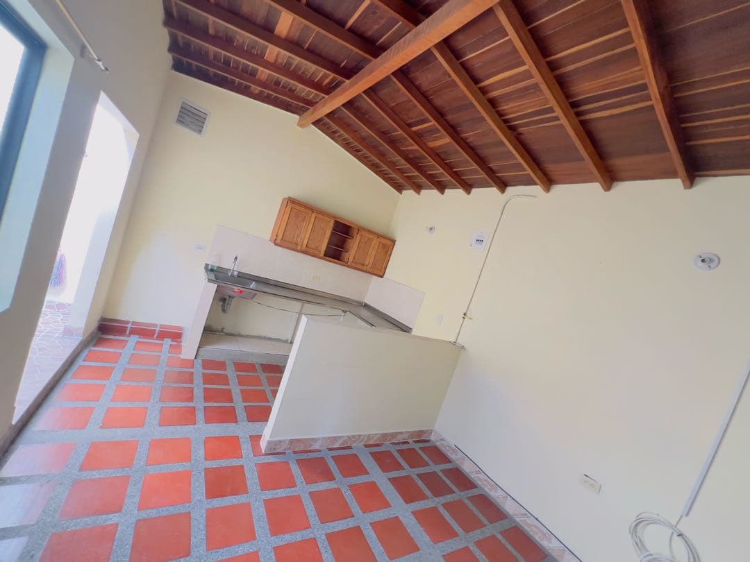 Apartaestudio Interno e Iluminado En Buenos Aires Bello 💰$150M 🏡🌤️