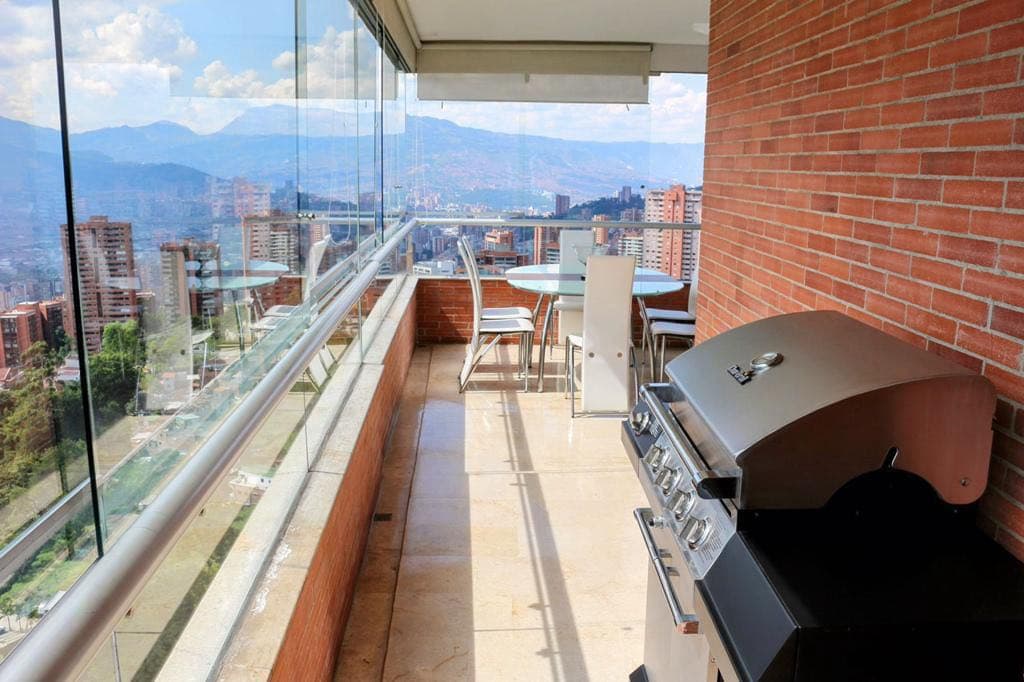 Apartamento Poblado Loma del Tesoro 408 metros 3400 millones