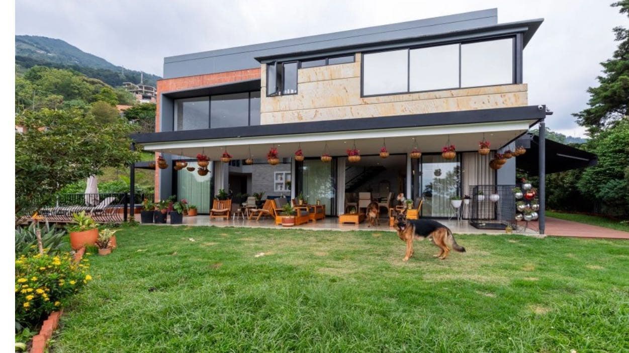 Casa El Poblado amoblada 5350 millones