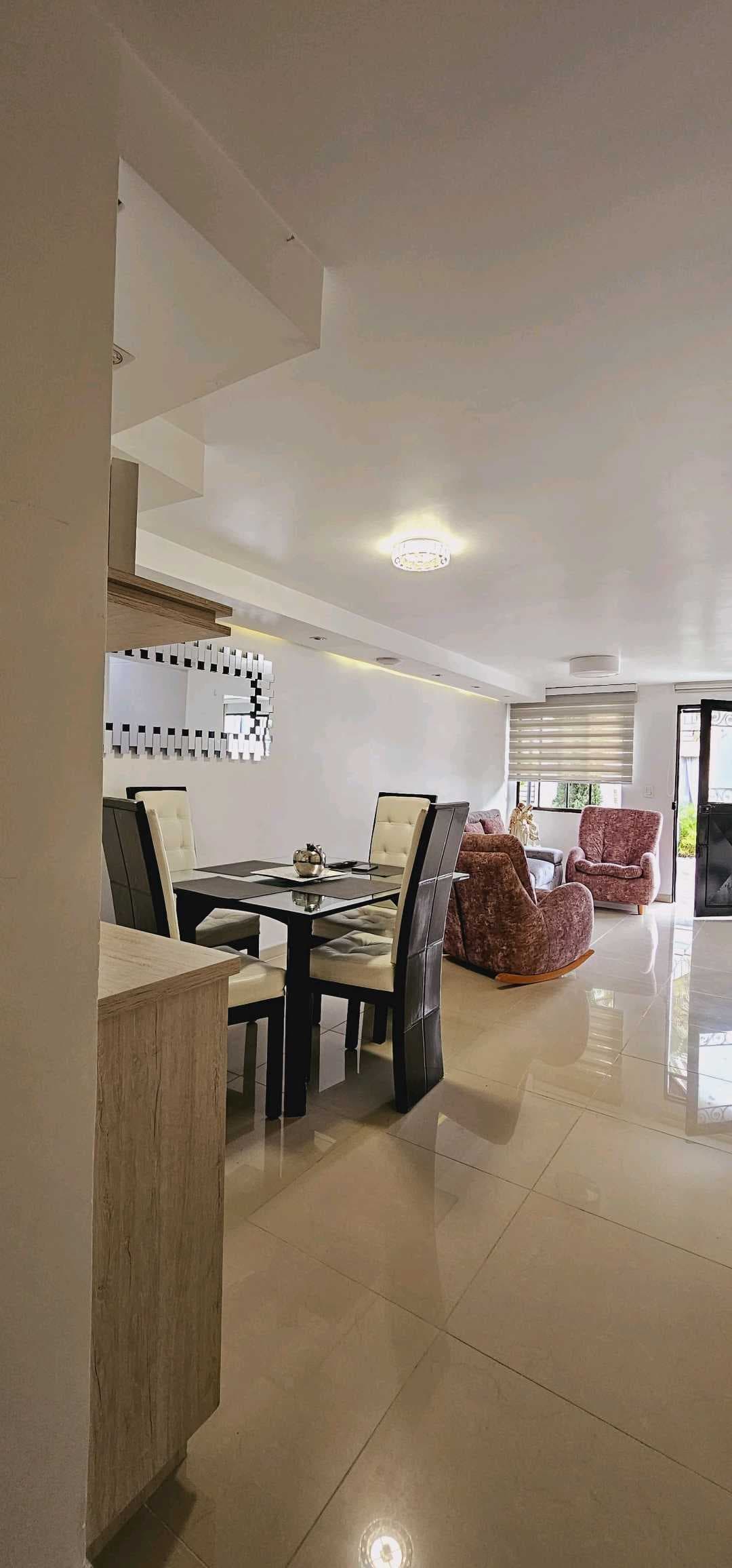 Hermosa Casa de 3 niveles en conjunto cerrado en Pereira
