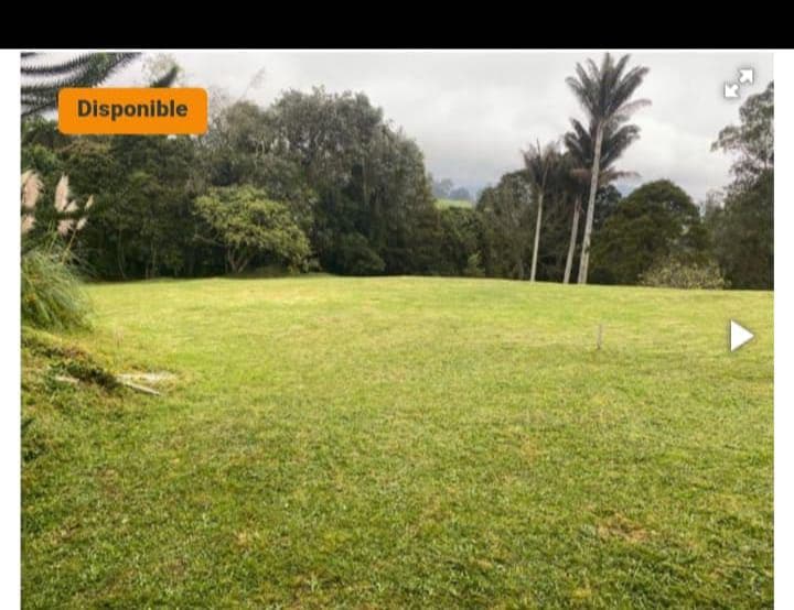 Lote con vista a Medellin 20 mil metros en parcelación 2300 millones