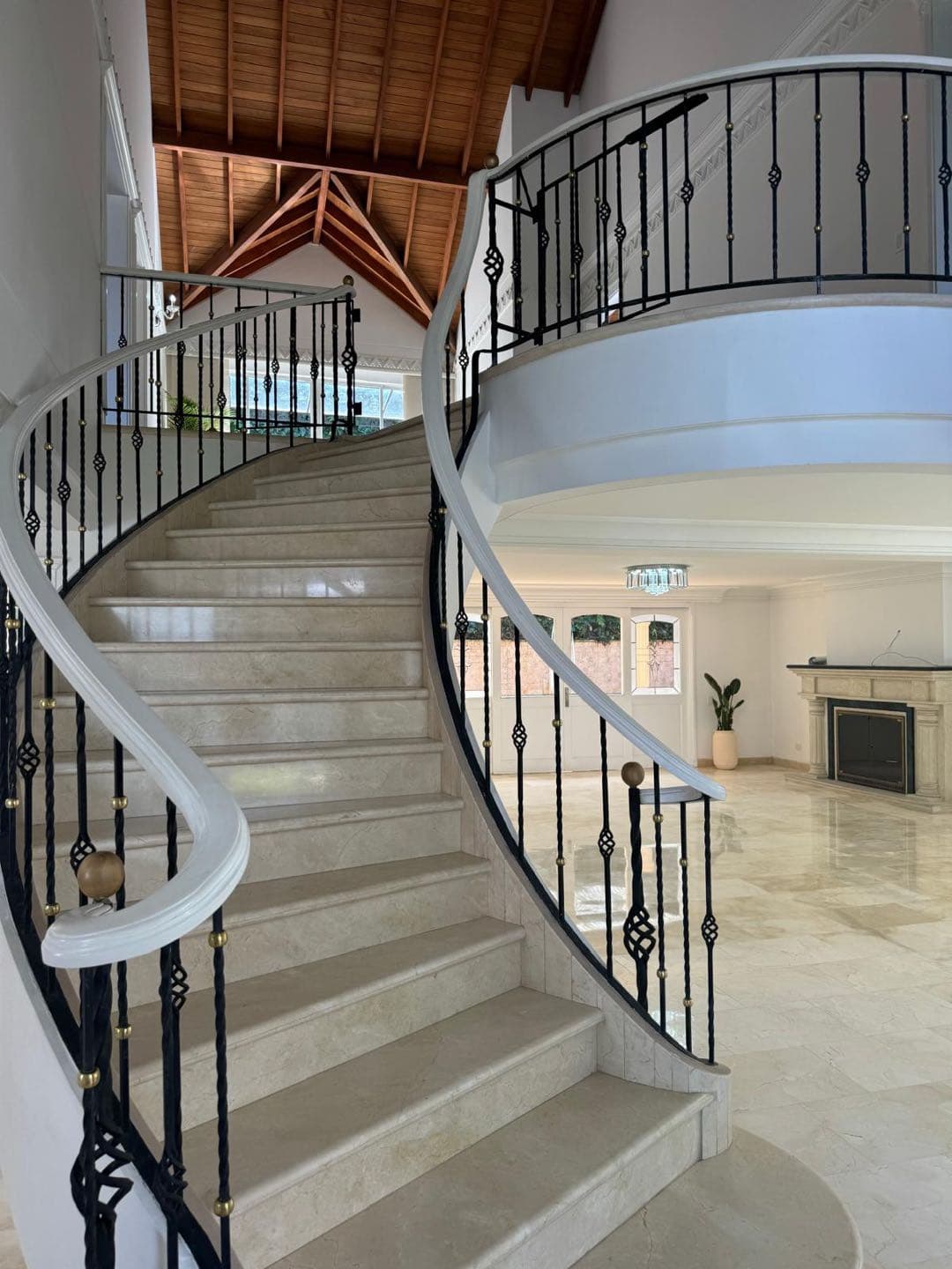 Vendo Casa Unifamiliar en Medellín Poblado San Lucas