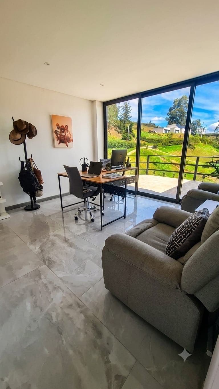 Vendo Lujosa Casa campestre en Condominio San Vicente Ferrer