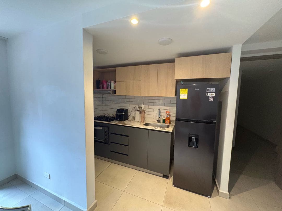Venta apartamento al frente de Fabricato con parqueadero de carro