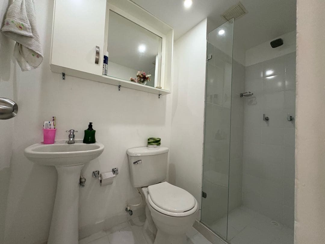 Venta apartamento al frente de la estación madera