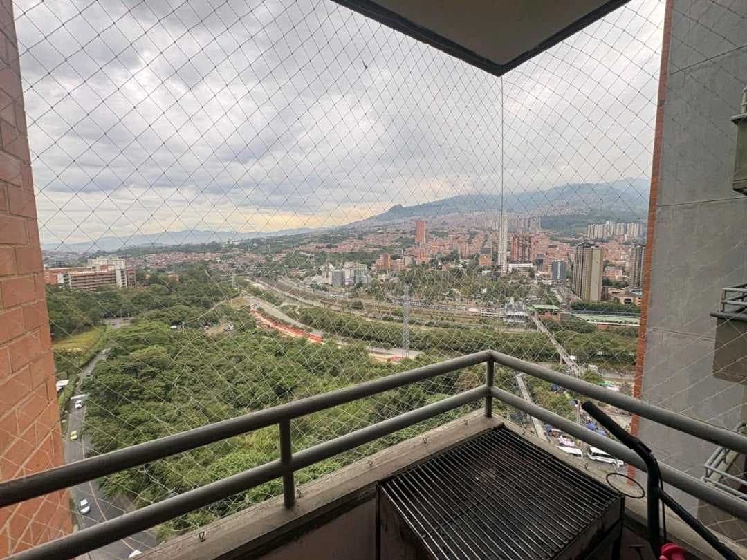 Apartamento frente a la estación madera con excelente vista.